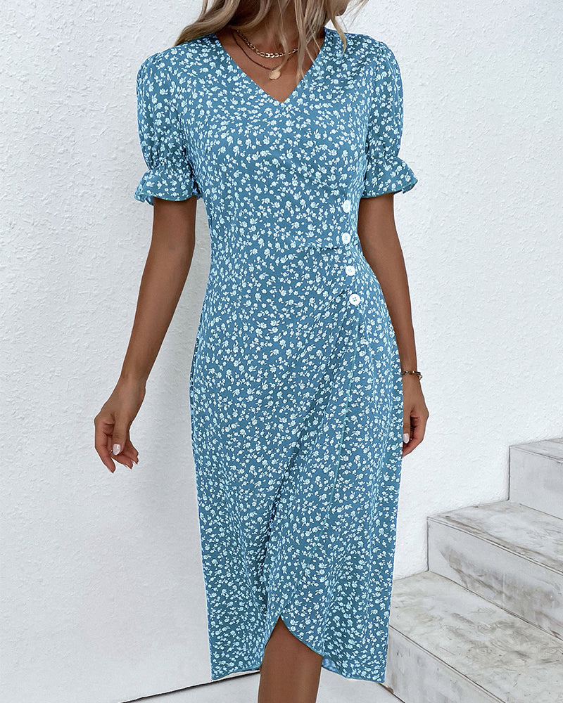 Robe à imprimé floral avec manches courtes et bouton