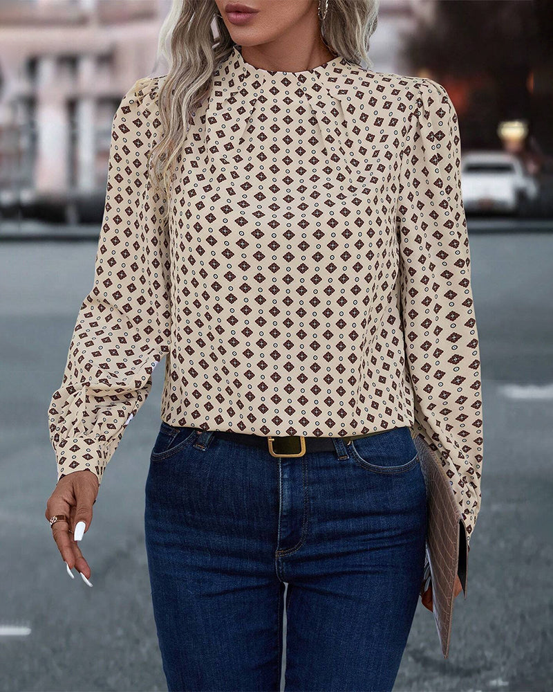Blouse au style et imprimés vintage