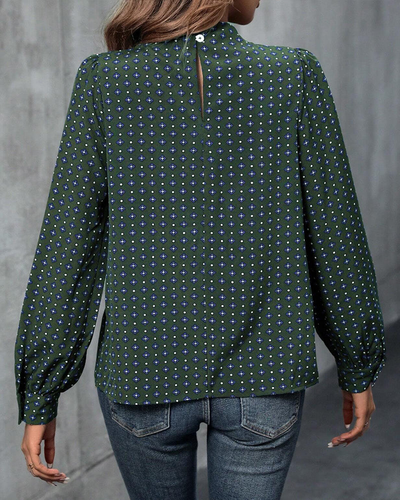 Blouse au style et imprimés vintage