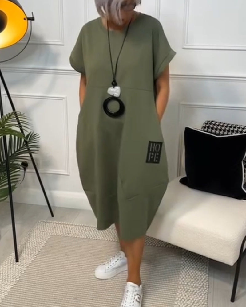 Robe décontractée à manches courtes et imprimé lettre simple