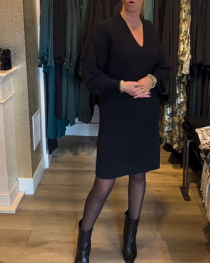 Robe pull de couleur unie à col en V