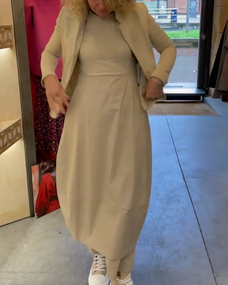 Robe de couleur unie et à manches longues