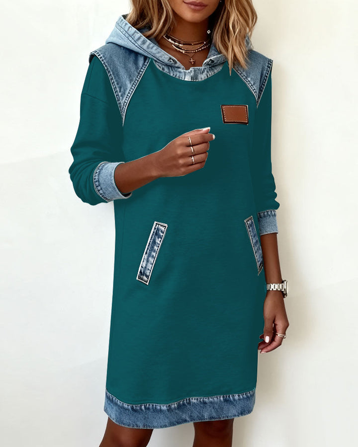 Robe À Capuche Avec Empiècements Contrastés