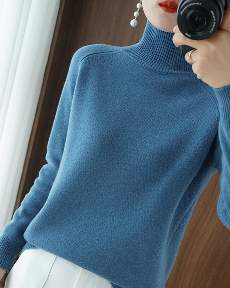 Pull simple à manches longues et col haut de couleur unie