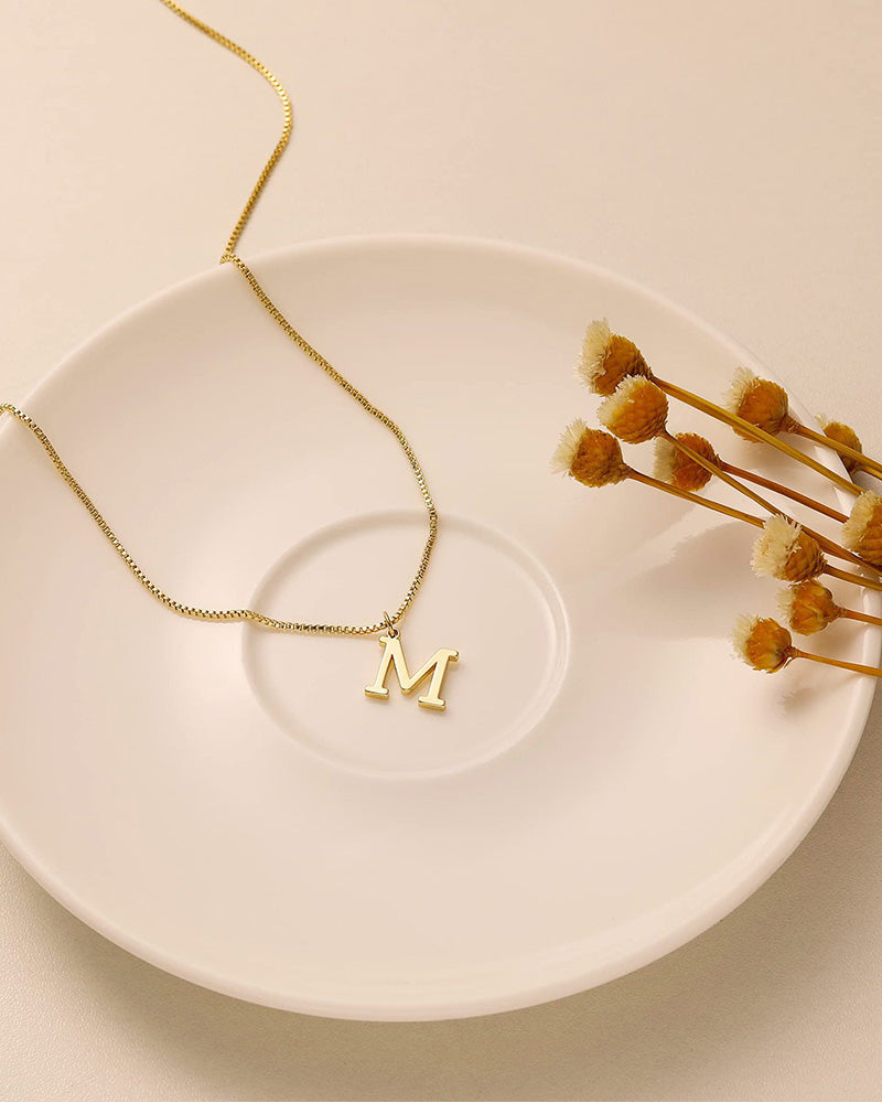 Collier à 26 lettres anglaises à la mode et exquis