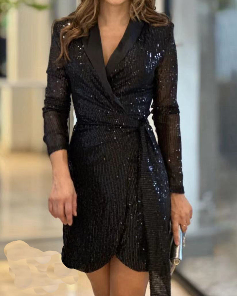Robe de soirée à manches longues et revers