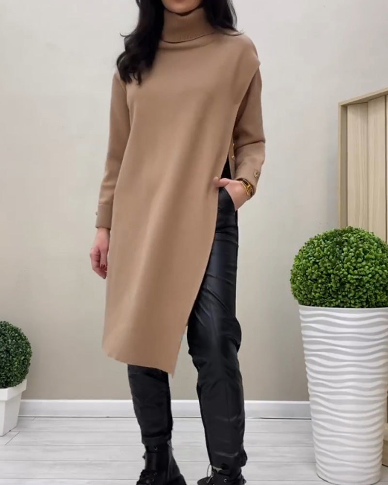 Robe pull à col roulé et fente latérale