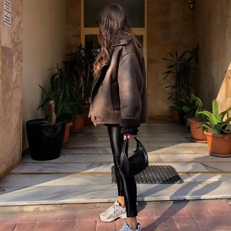 Auralith | Veste d'hiver à col large et fermeture boutonnée pour femme